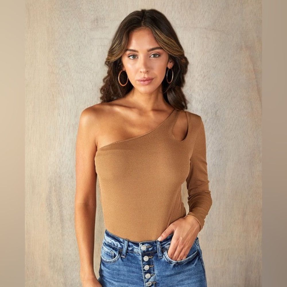 One shoulder bodysuit